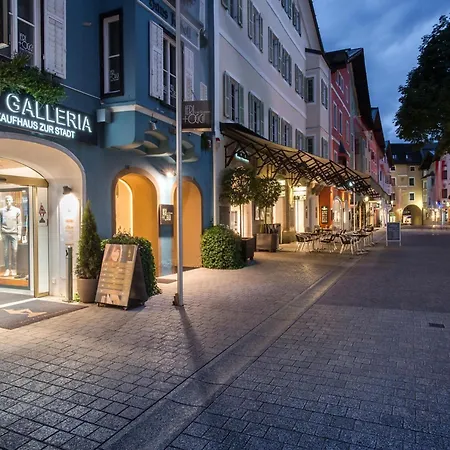 In Near The Lift * 조크버그