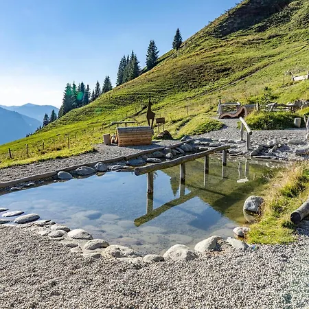 In Near The Lift 约赫贝格