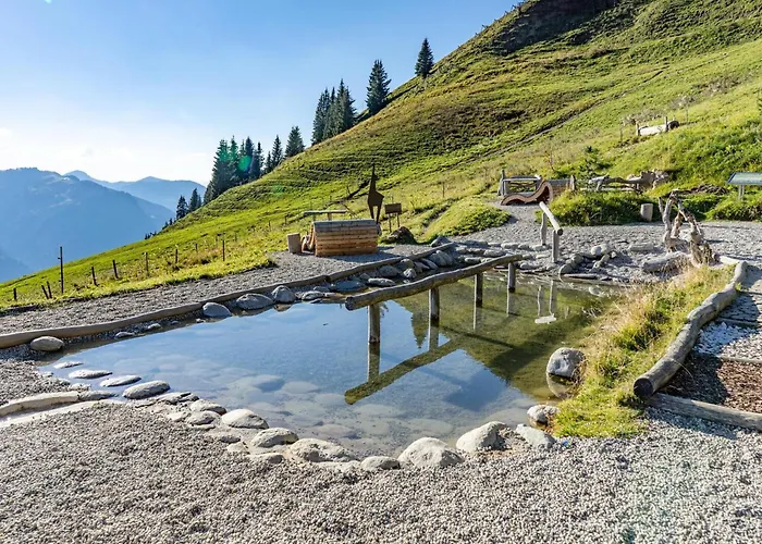 In Near The Lift 조크버그