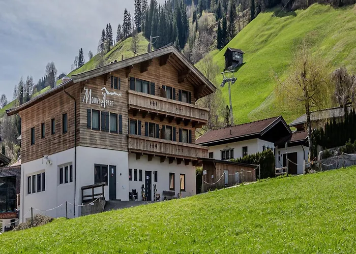 In Near The Lift 아파트 *